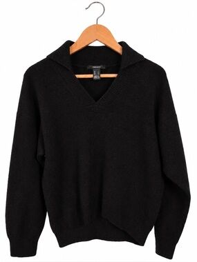 Forever 21 Black Collared V-Neck Pullover Sweater